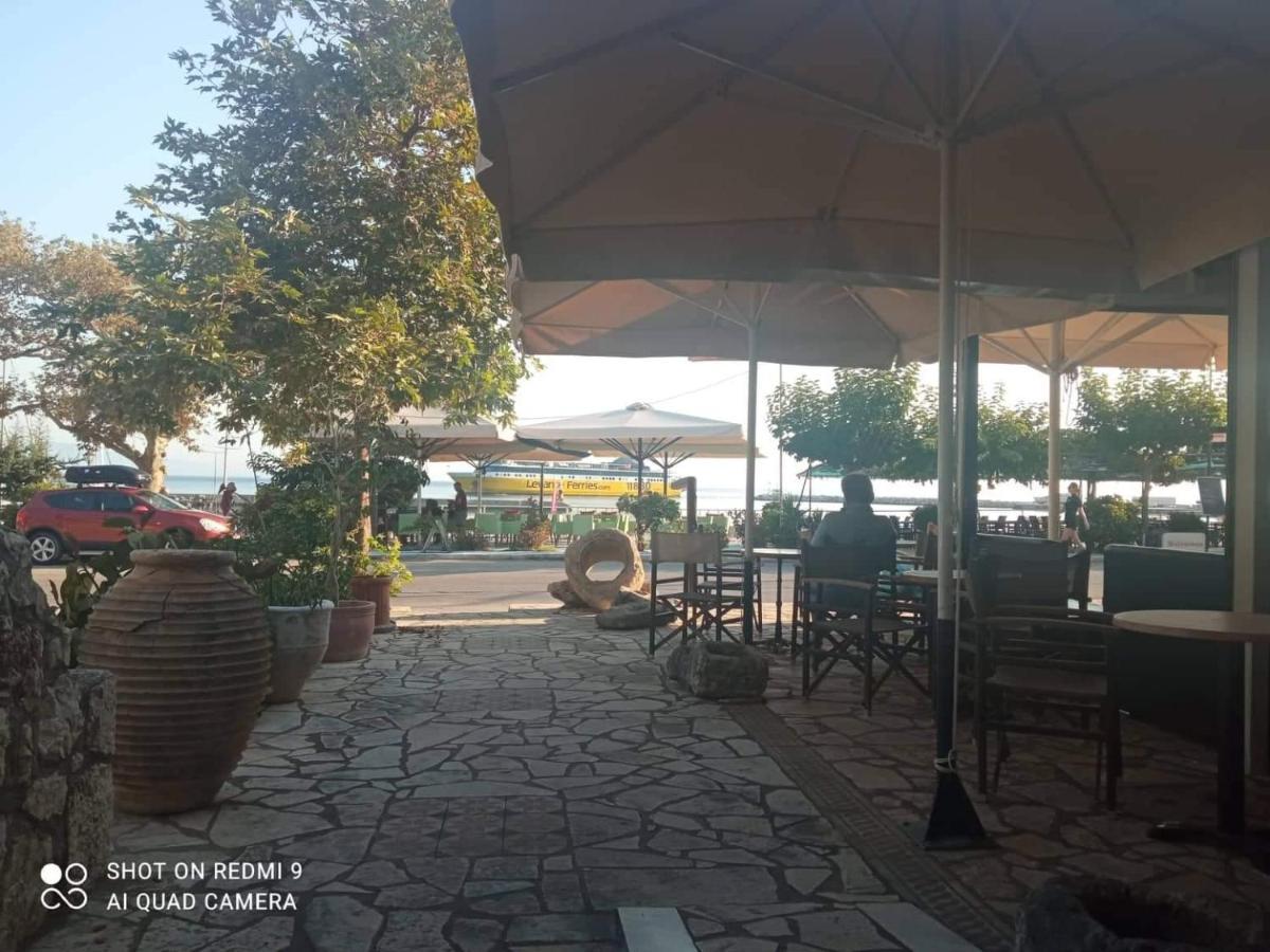 Vasilis Travlos Apartment Poros  Eksteriør billede