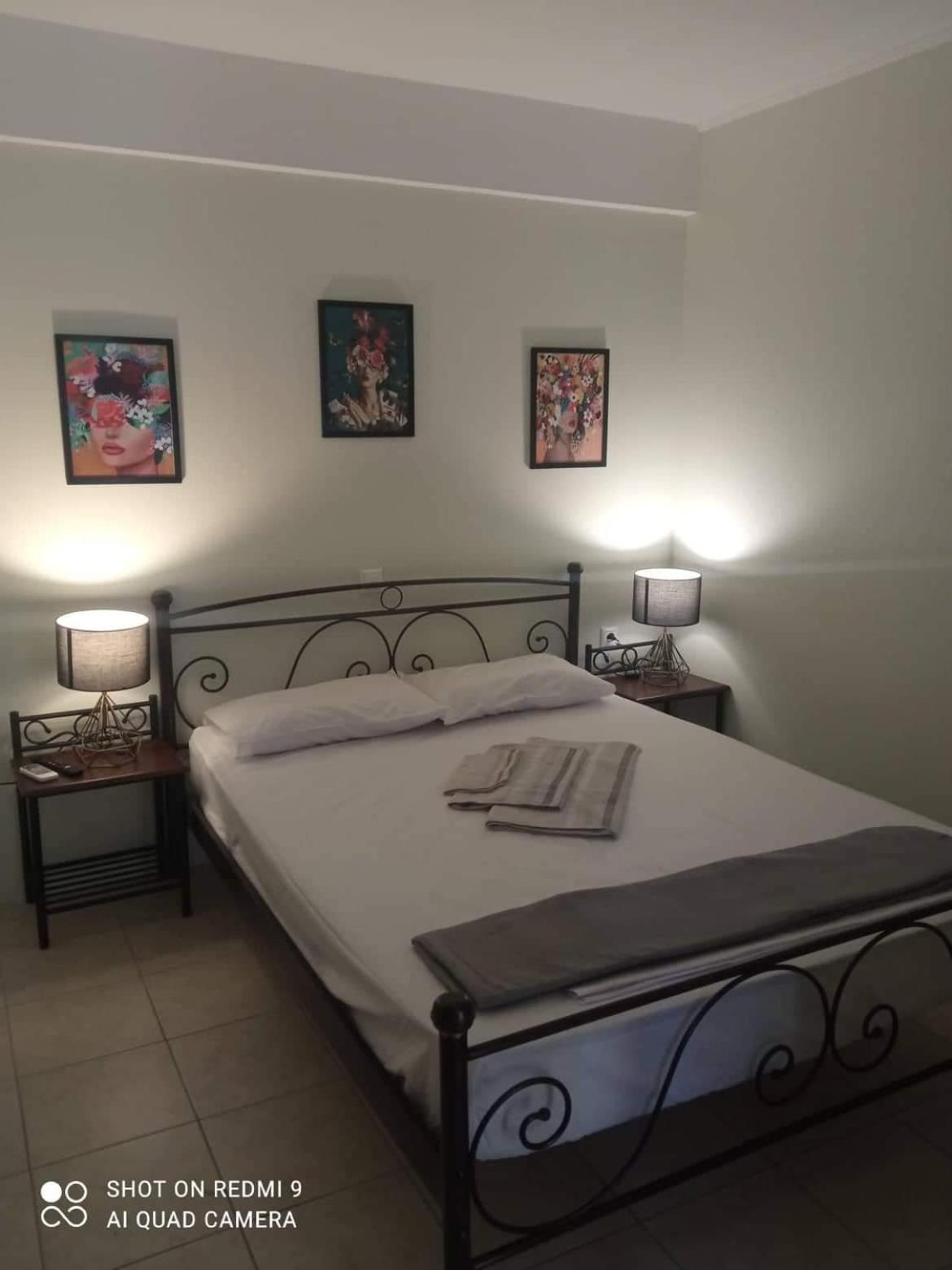 Vasilis Travlos Apartment Poros  Eksteriør billede