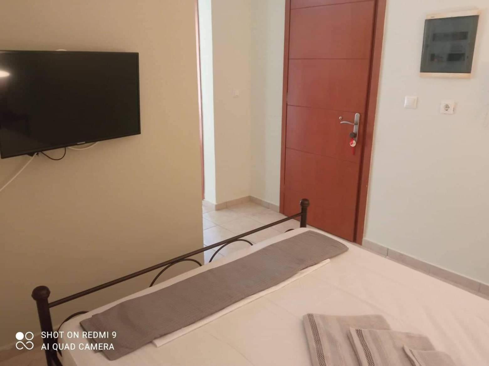 Vasilis Travlos Apartment Poros  Eksteriør billede