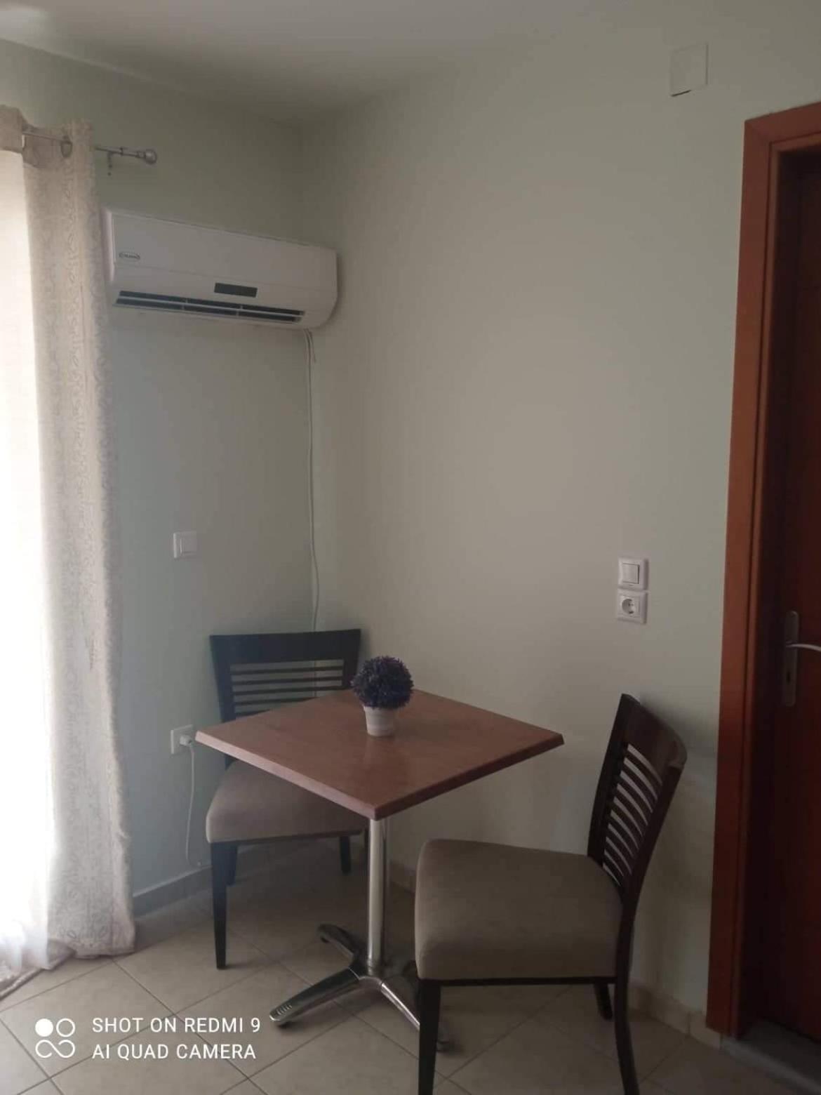 Vasilis Travlos Apartment Poros  Eksteriør billede
