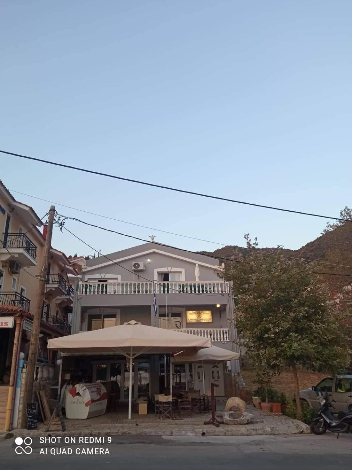 Vasilis Travlos Apartment Poros  Eksteriør billede